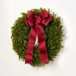 Lifelike English Boxwood Leaf Christmas Wreath 18 inch with 5 Holiday Bow Options