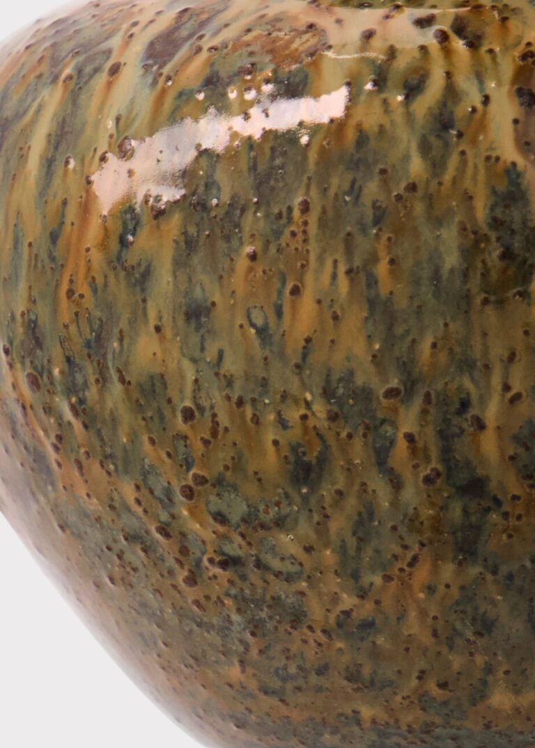 Close-up of vase silhouette detail on this Handmade Ceramic Bud Vase Ceramic Bud Vase