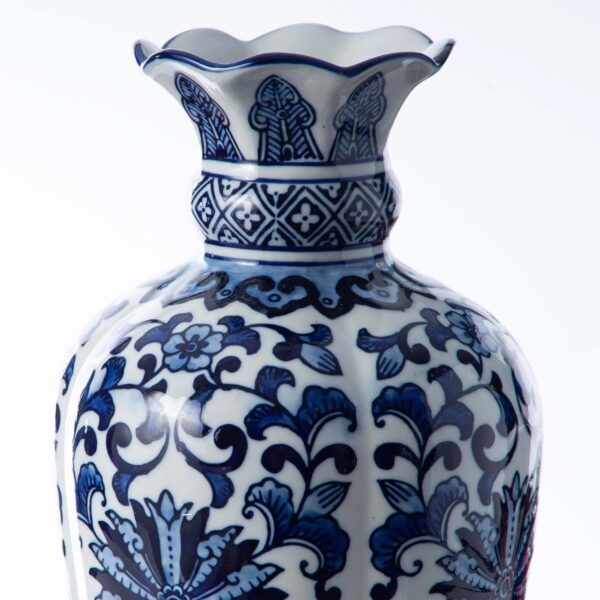 Close-up of leaf foliage texture on this Blue and White Porcelain Chinoiserie Large Begonia Vase