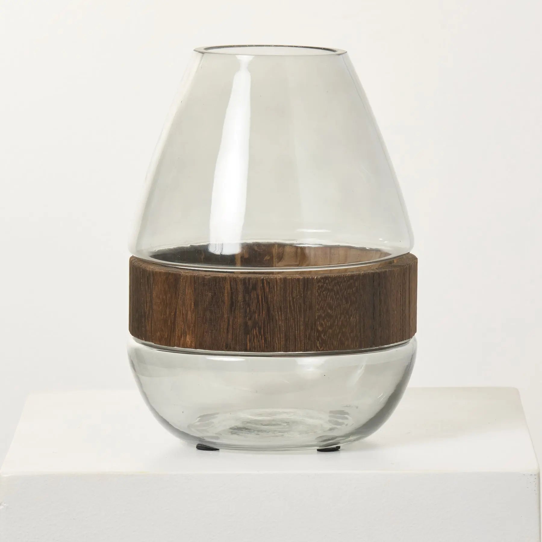 VAS1165ClearGlassBellyVasewithFauxWoodBand.jpg Clear Glass Teardrop Vase with Faux Wood Band - Clear Glass